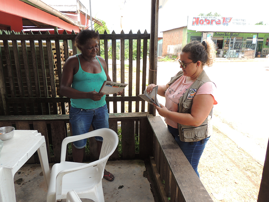 Atividade de comunicação social com comunidades